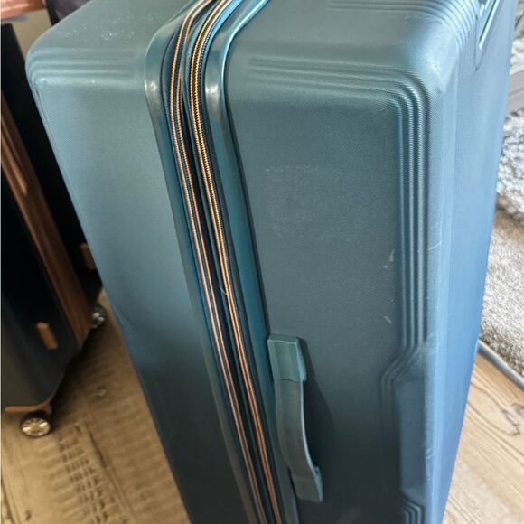 Tag Gateway  Piece Hard side Spinner 28“ Luggage suitcase $439 - Picture 11 of 12